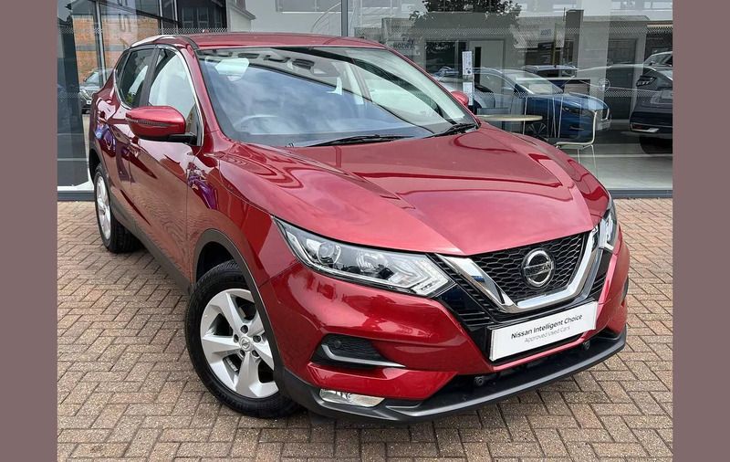 Red Used 2019 Nissan Qashqai Acenta Premium SUV | £11,299 (Good price) - Image 1/3