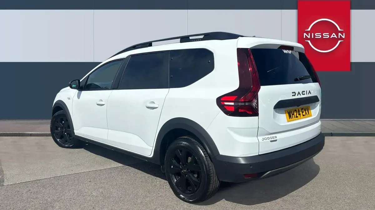 Used Dacia Jogger Extreme 140 HP (102 kW) 2024 White MPV