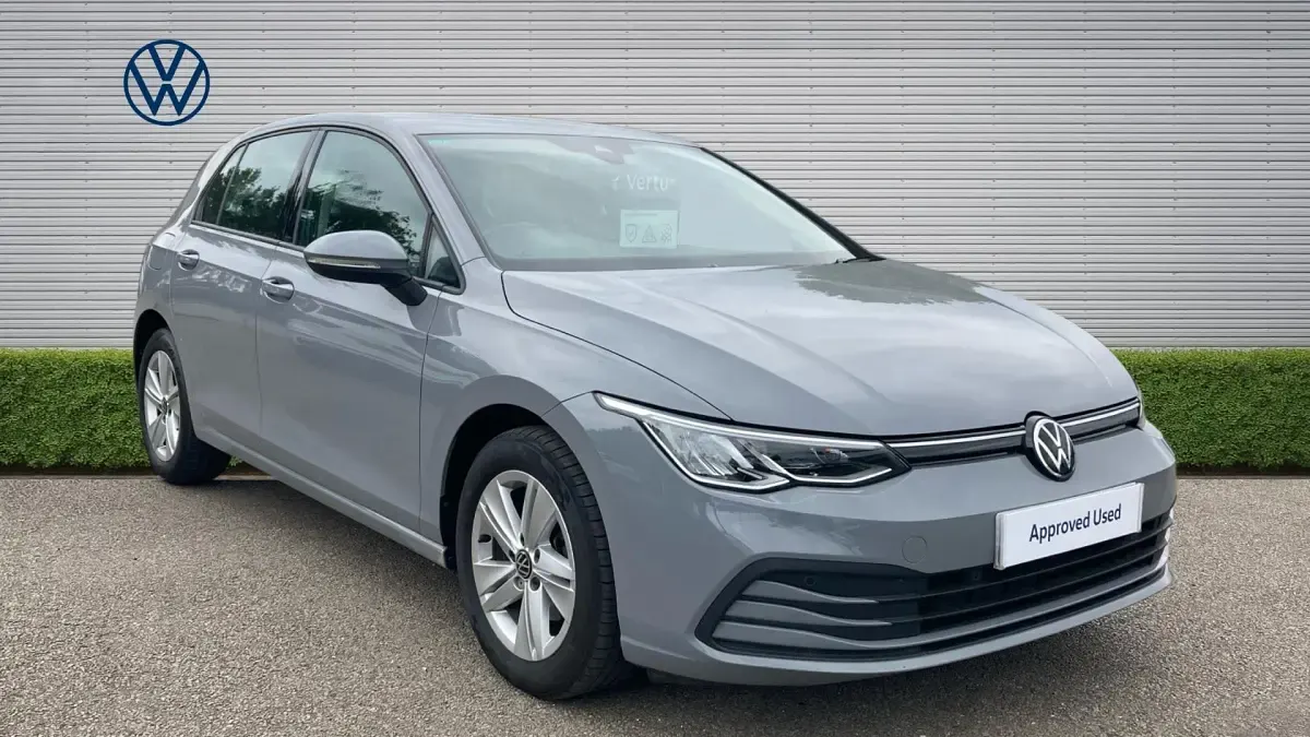 Used VW Golf VIII Life 150 HP (110 kW) 2023 Hatchback