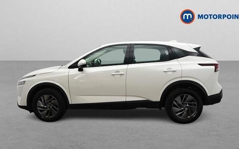 Used Nissan Qashqai Acenta Premium 158 HP (116 kW) 2023 White SUV