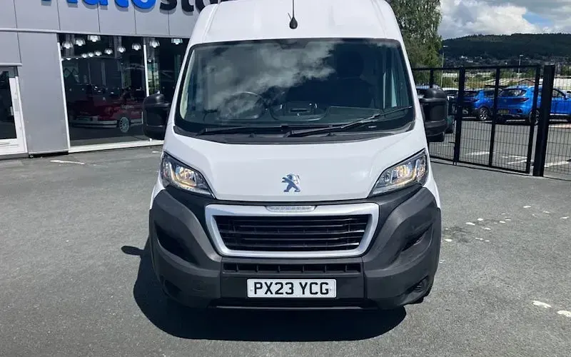 Used Peugeot Boxer 140 HP (102 kW) 2022 Van