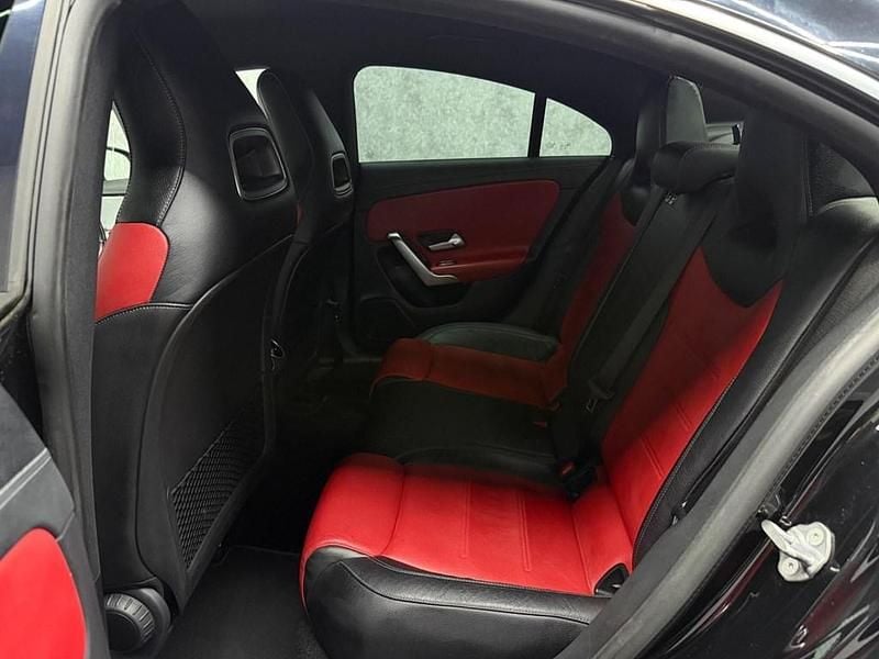 Begagnad Mercedes CLA180 AMG line 2019 Svart Sedan