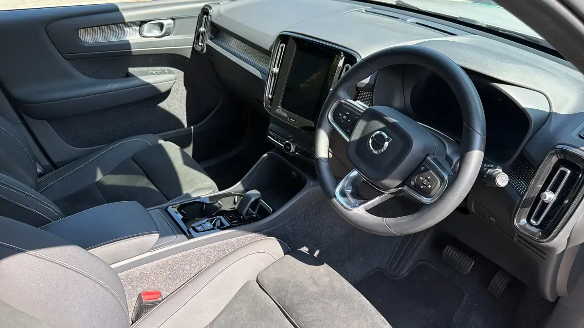 Used Volvo XC40 Plus 163 HP (119 kW) 2024 Grey SUV