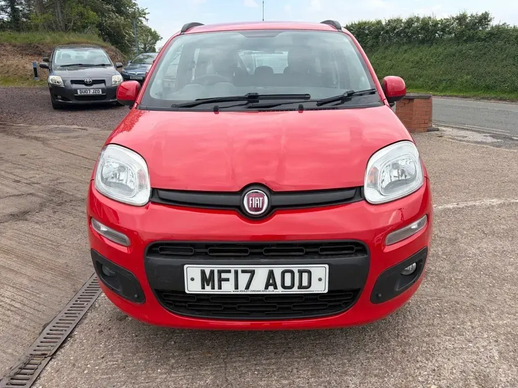 Używany Fiat Panda Lounge 69 KM (50 kW) 2017 Czerwony Hatchback
