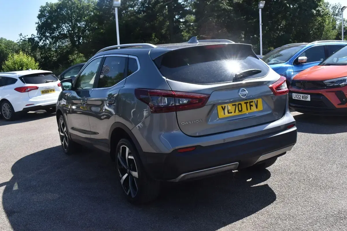 Used Nissan Qashqai N-Motion 140 HP (102 kW) 2021 Grey SUV