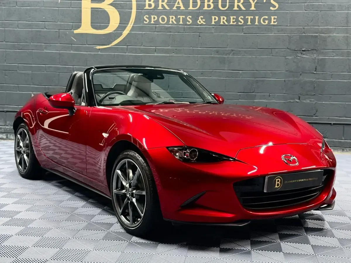 Used Mazda MX5 Inclusive 184 HP (135 kW) 2020 Red Cabriolet