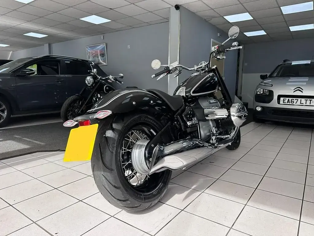 Used BMW 1800 Exclusive 91 HP (66 kW) 2021 Black