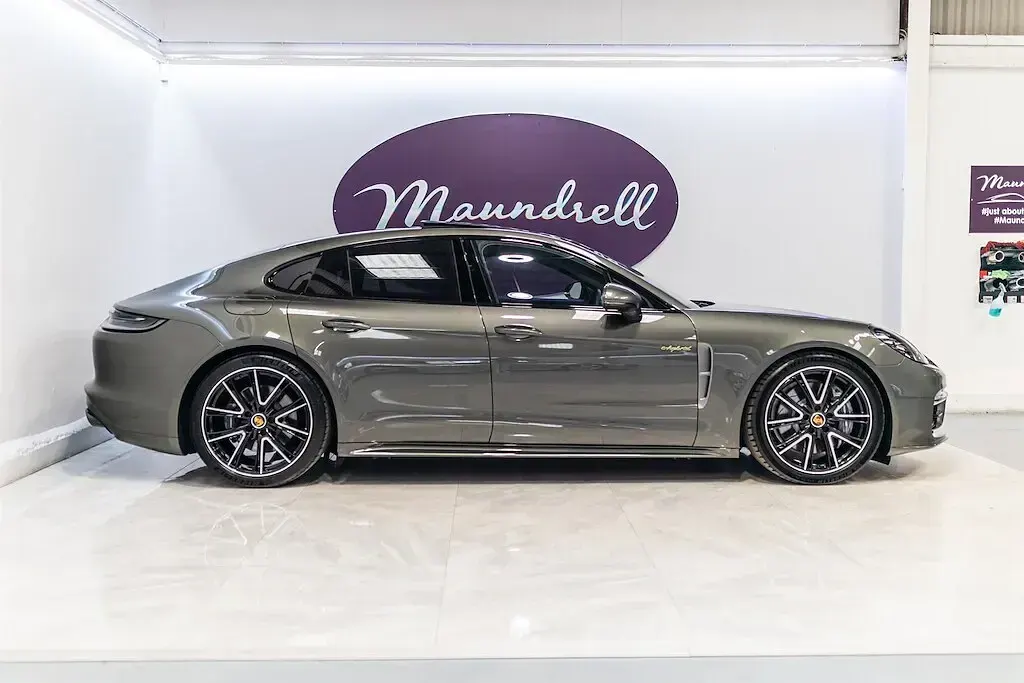 Used Porsche Panamera 4 E-Hybrid Platinum Edition 456 HP (335 kW) 2023 Green Hatchback