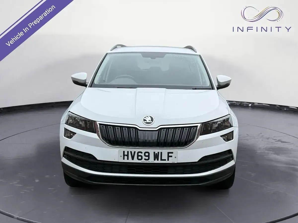 Used Skoda Karoq SE 116 HP (85 kW) 2019 White SUV