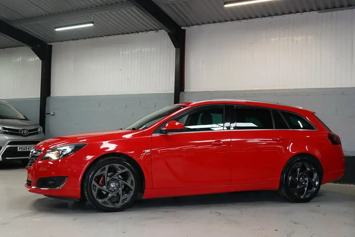 Used Vauxhall Insignia SRi 2016 Red Estate