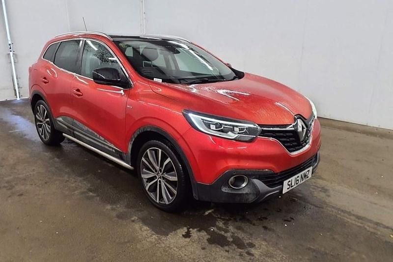 Red Used 2016 Renault Kadjar Signature SUV | £6,699 (Fair price) - Image 1/1