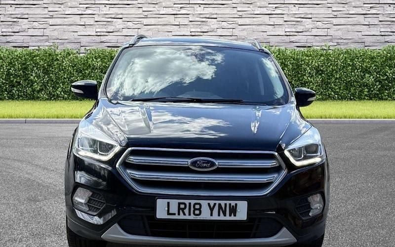 Begagnad Ford Kuga Titanium 120 HK (88 kW) 2018 Svart SUV