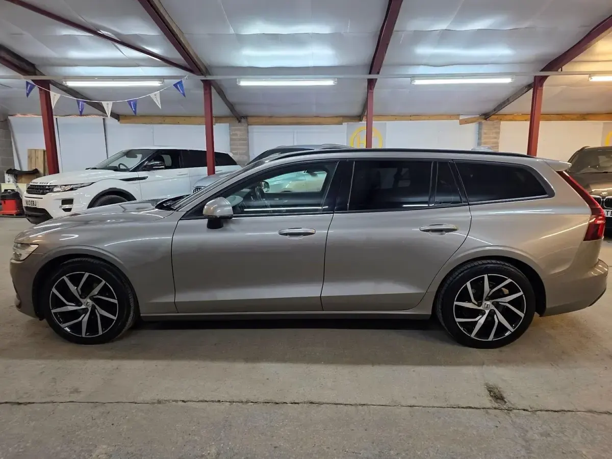 Used Volvo V60 Momentum 2018 Grey Estate