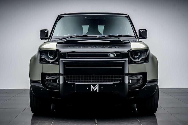 Used Land Rover Defender Dynamic 250 HP (183 kW) 2021 Green SUV