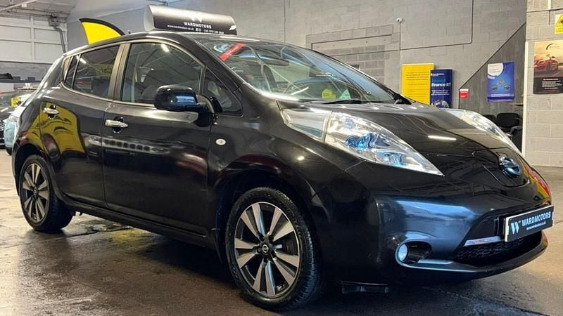 Used Nissan Leaf Tekna 24 kW (33 HP) 2014 Black Hatchback