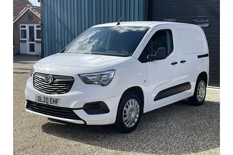 Used Vauxhall Combo Sportive 100 HP (73 kW) 2020 White MPV