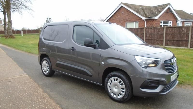 Used Vauxhall Combo Sportive 100 HP (73 kW) 2021 Grey MPV