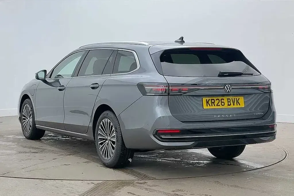 New VW Passat Elegance 204 HP (150 kW) 2026 Grey Estate