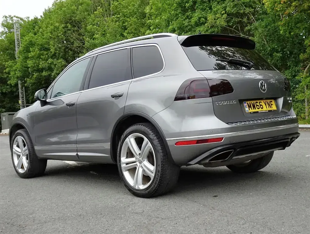 Used VW Touareg R-line Plus 262 HP (192 kW) 2016 Grey SUV