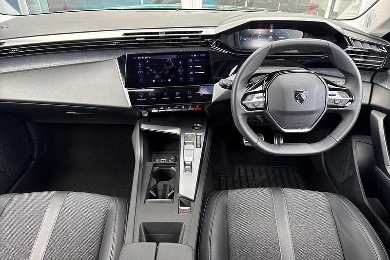 Used Peugeot 308 Allure Premium 178 HP (130 kW) 2023 Green Hatchback