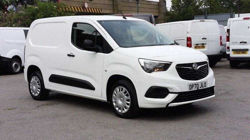 White Used 2020 Vauxhall Combo Sportive MPV | £6,995 (Good price) - Image 1/4