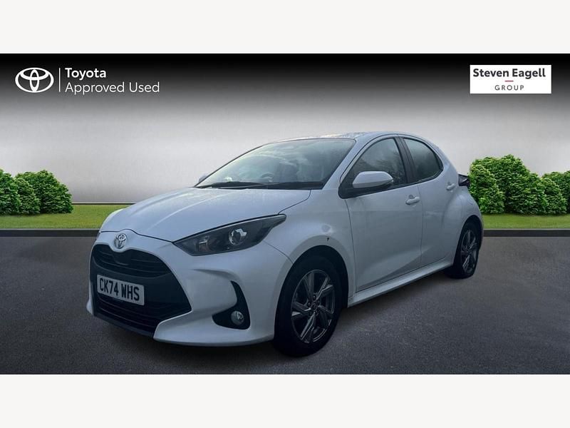 Used Toyota Yaris Hybrid 114 HP (83 kW) 2024 White Hatchback