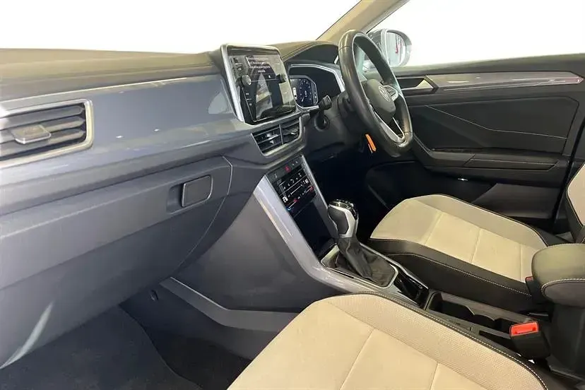 Used VW T-Roc Style 150 HP (110 kW) 2022 Ravenna blue with black roof SUV
