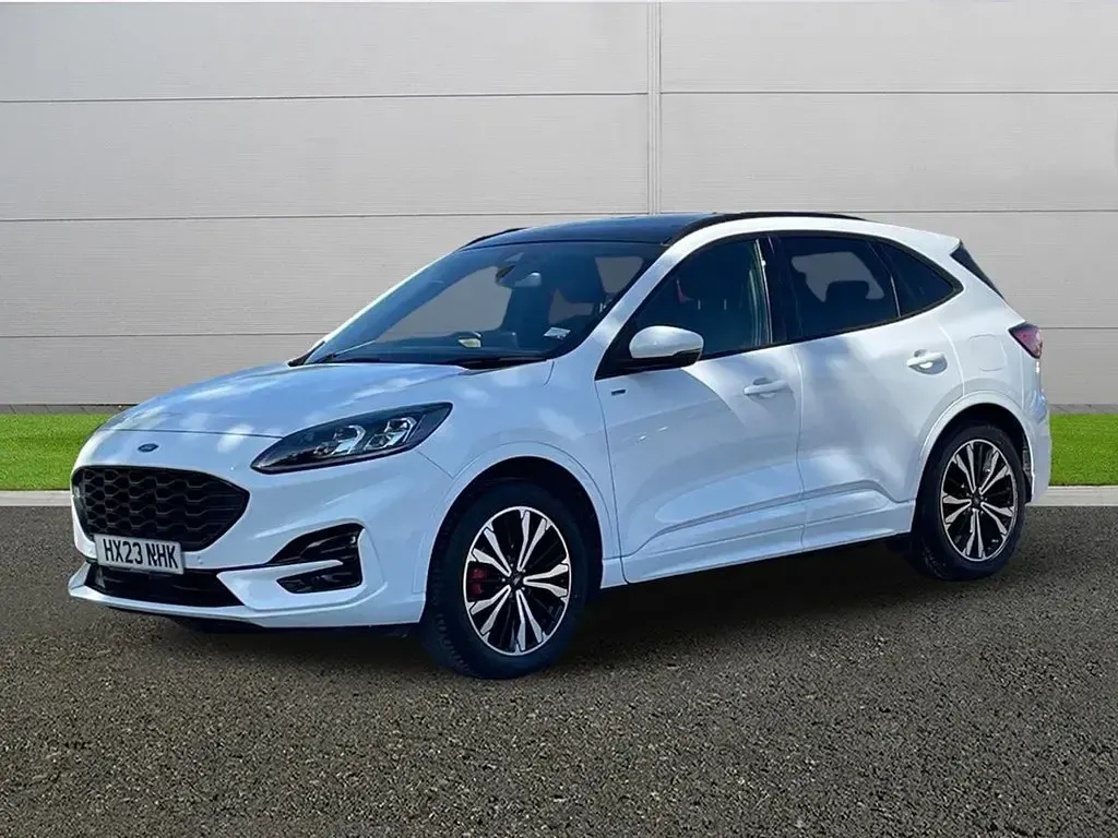 Usado Ford Kuga ST-Line X 190 HP (139 kW) 2023 Branco SUV