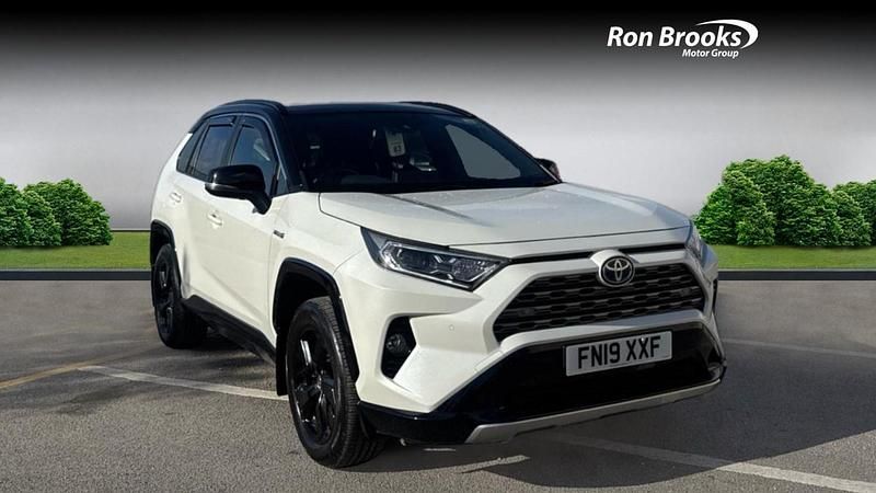 White/black Used 2019 Toyota RAV4 Hybrid SUV | £24,400 (Fair price) - Image 1/4