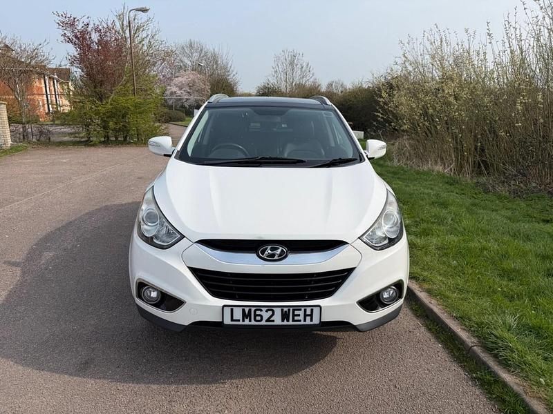 Used Hyundai ix35 Premium 115 HP (84 kW) 2012 White SUV