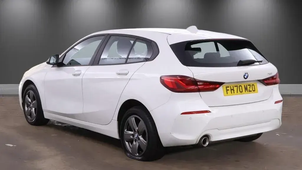 Used BMW 118 Comfort Edition 136 HP (100 kW) 2021 White Hatchback