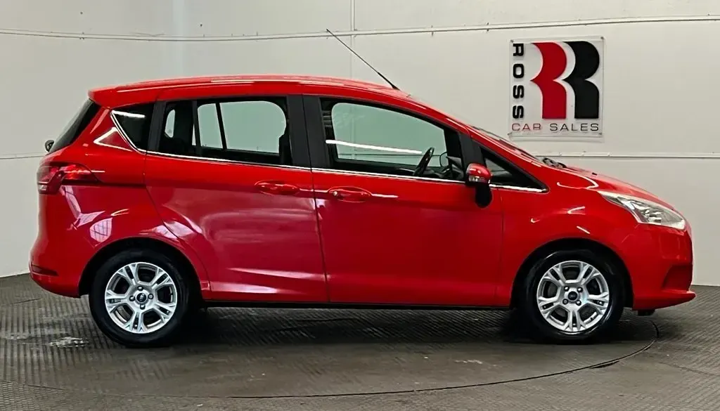 Used Ford B-MAX Zetec 90 HP (66 kW) 2013 Red MPV