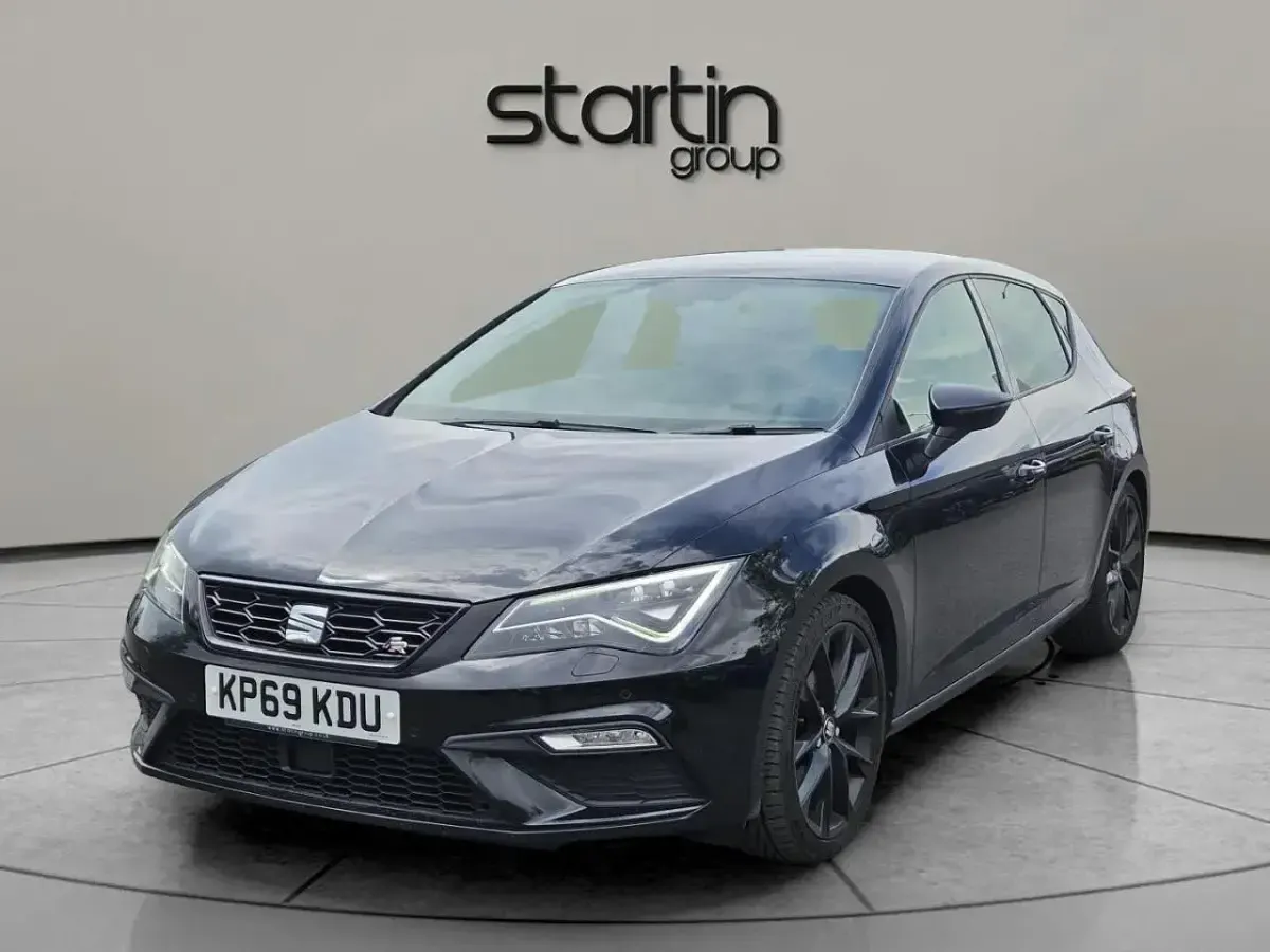 Begagnad Seat Leon Black Edition 128 HK (94 kW) 2019 Svart Halvkombi