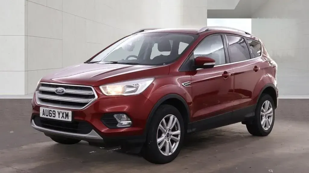 Used Ford Kuga Zetec 150 HP (110 kW) 2019 Red SUV