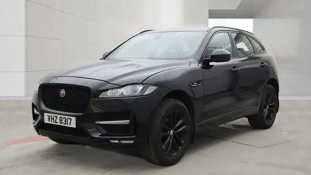 Używany Jaguar F-Pace R-Sport 180 KM (132 kW) 2018 Czarny SUV