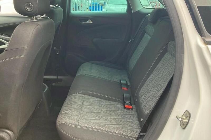 White Used 2020 Vauxhall Crossland X SRi SUV | £11,695 (A bit pricey) - Image 1/4