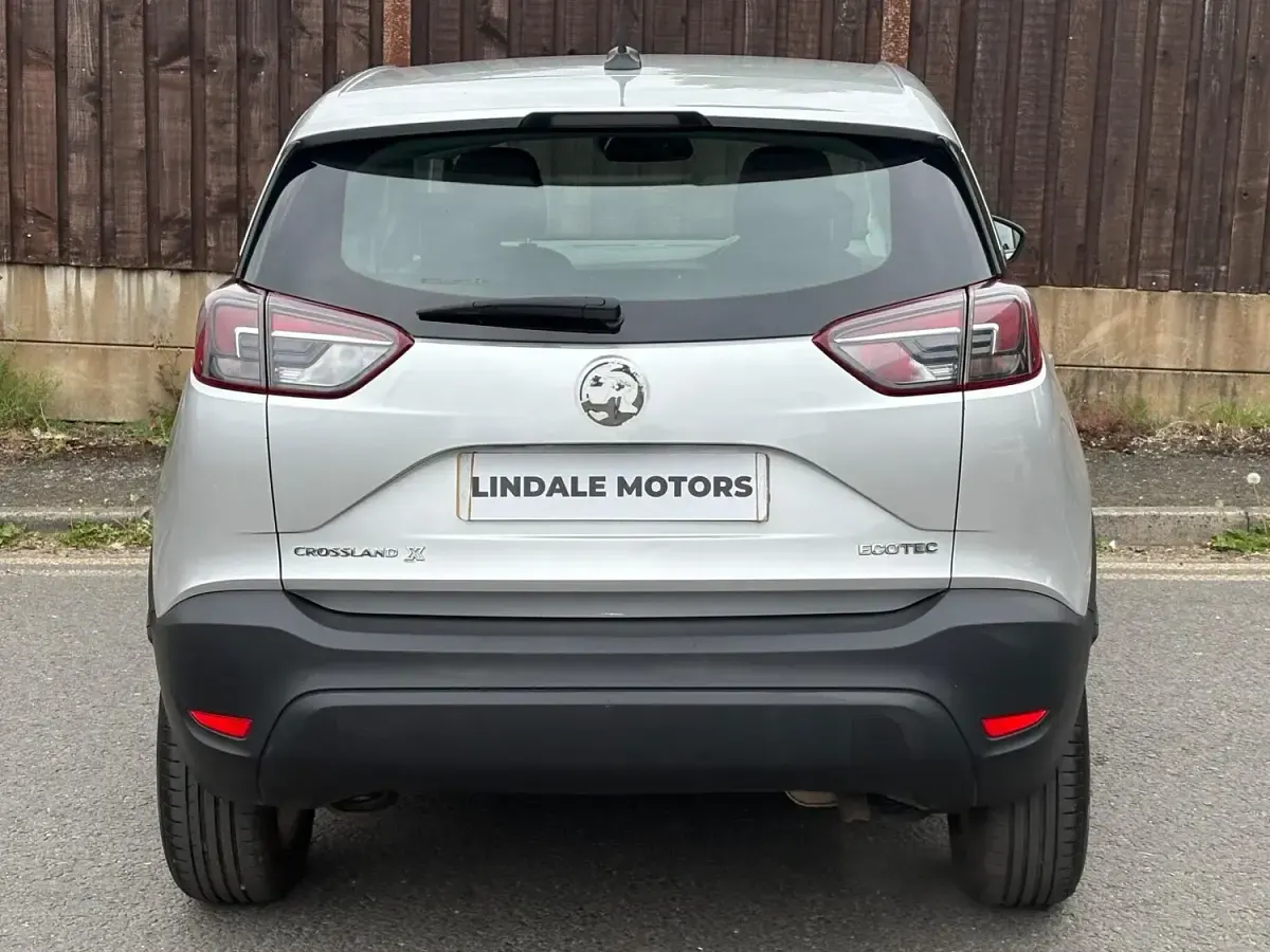 Used Vauxhall Crossland X S 110 HP (80 kW) 2019 Silver SUV