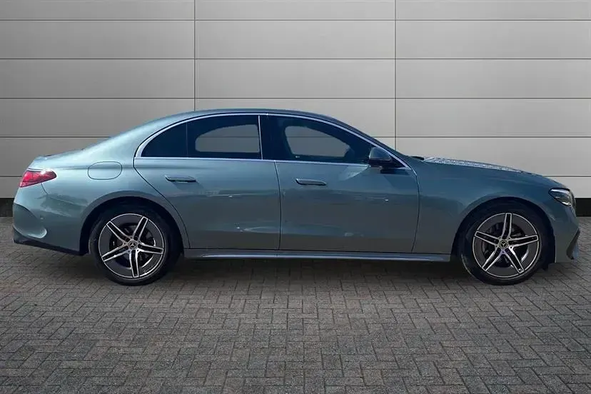 Used Mercedes E200 Advanced 204 HP (150 kW) 2025 Verde silver Sedan