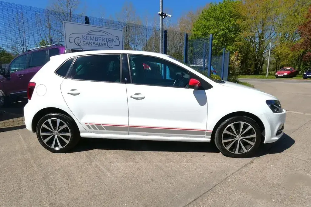 Used VW Polo Beats 75 HP (55 kW) 2017 White Hatchback
