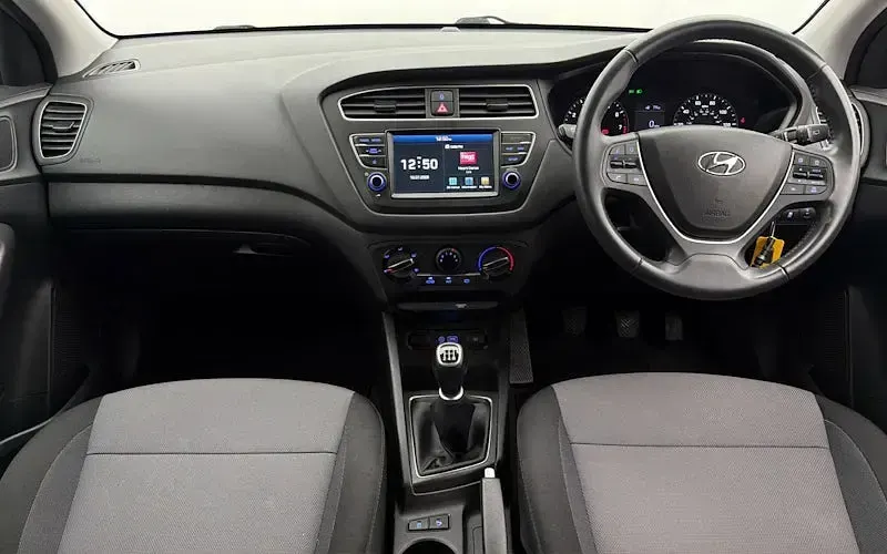 Used Hyundai i20 84 HP (61 kW) 2019 White Hatchback
