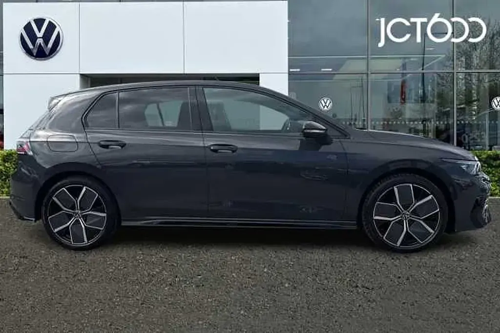 Used VW Golf VIII 150 HP (110 kW) 2025
