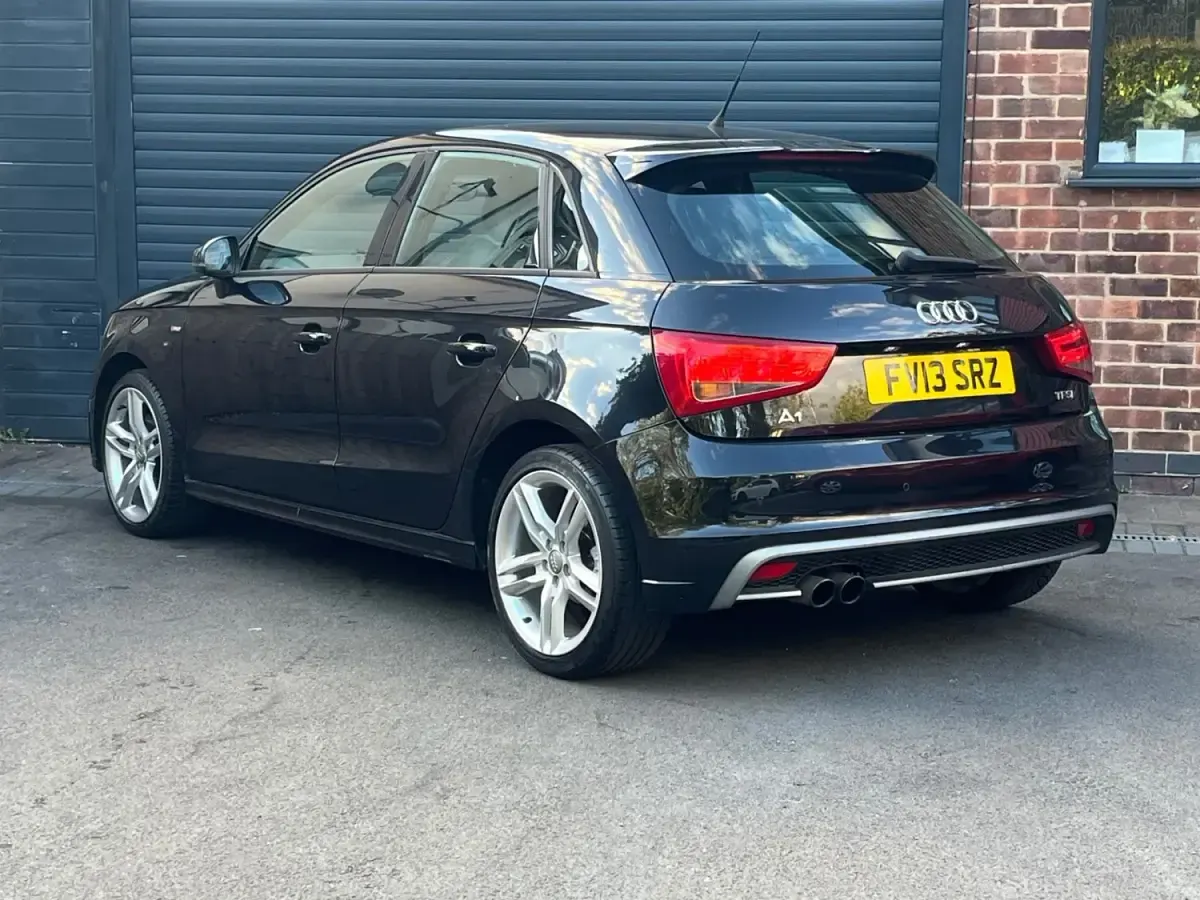 Używany Audi A1 S-Line 2013 Czarny Hatchback