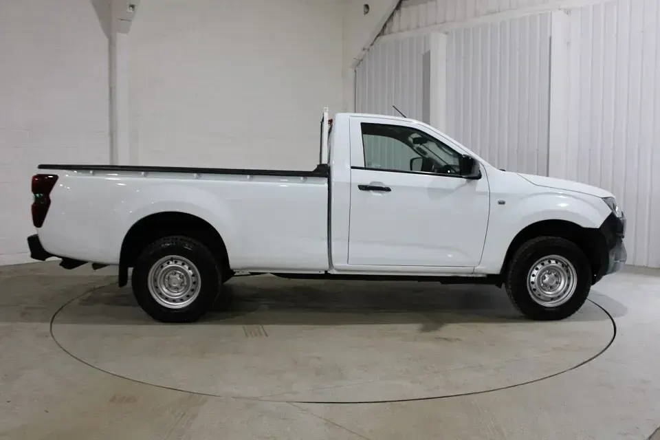 Used Isuzu D-Max 163 HP (119 kW) 2021 White Pickup