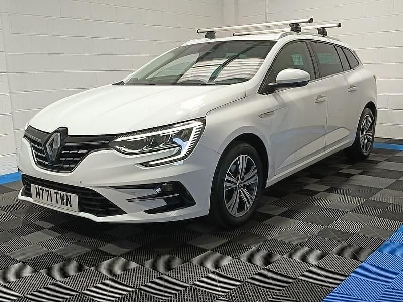 Used Renault Mégane GrandTour Iconic 2021 White Estate