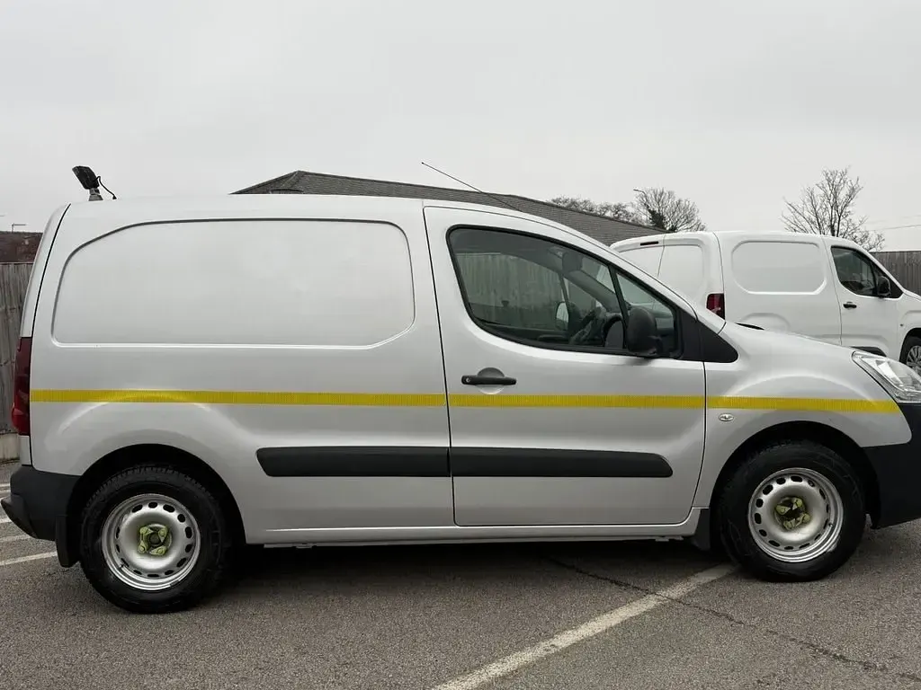Second-hand Peugeot Partner 64 CP (47 kW) 2019 Argintiu Monovolum