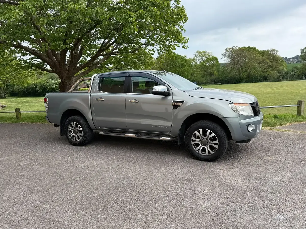 Used Ford Ranger Limited 200 HP (147 kW) 2013 Silver Pickup