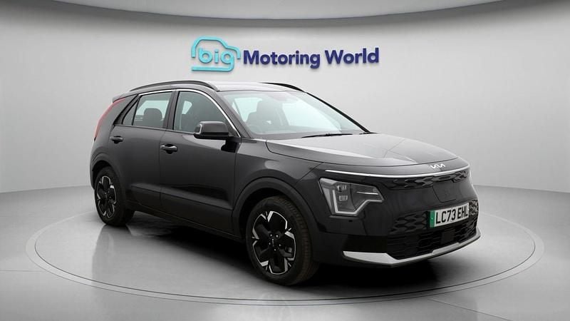 Black Used 2023 Kia Niro SUV | £17,300 (Good price) - Image 1/4
