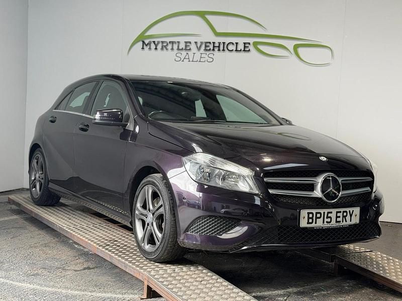 Used Mercedes A180 122 HP (89 kW) 2015 Mauve/purple Hatchback