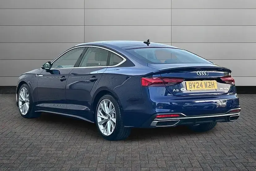 Used Audi A5 Sportback Sport 148 HP (108 kW) 2024 Navarra blue Hatchback