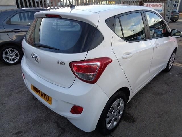 Used Hyundai i10 SE 67 HP (49 kW) 2014 White Hatchback